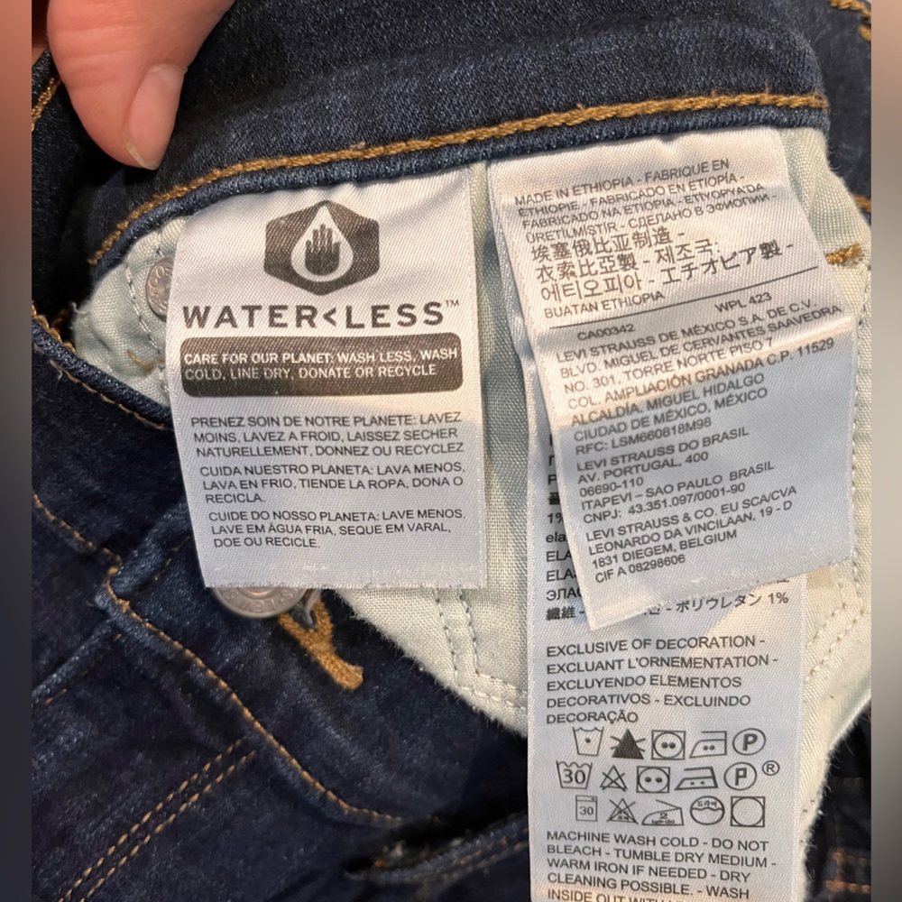 Levi's Dark Blue Bootcut Leg Jeans, Long, 32 In Inseam. - Picture 4 of 9